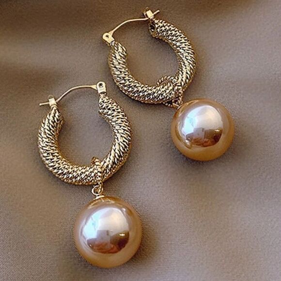 Pearl Gold Drop Earrings - Picture 1 of 2